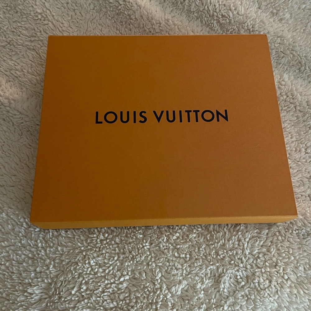 Louis Vuitton box